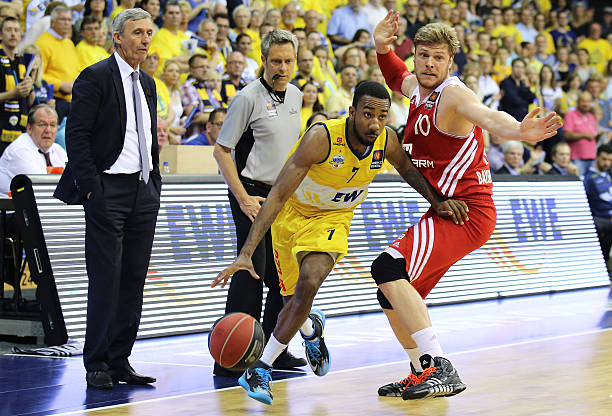 在社媒上对 在社媒上对